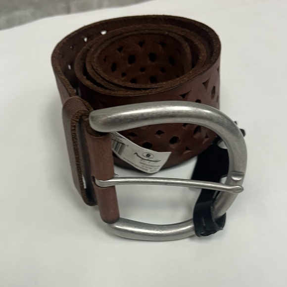 Lucky Brand 100% leather belt - Picture 3 of 9